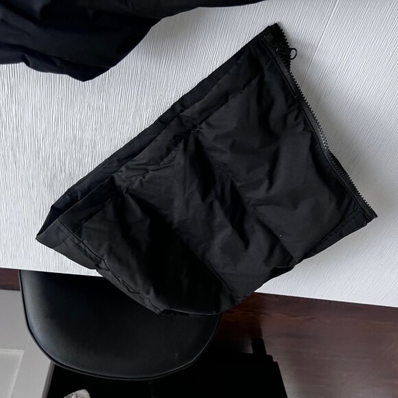 VHNY HEAVYWEIGHT BLACK PUFFER CROP COAT WITH REMOVABLE HOOD SIZE MEDIUM - Picture 8 of 12